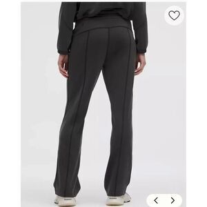 Lululemon Softstreme High-Rise Pant Short Sz 8